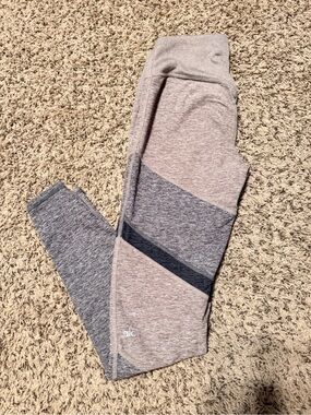ALO Yoga Colorblock Leggings in Taupe and Heather Gray